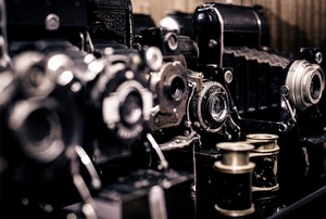 photography-371215_1280-cameras-old-vintage-film